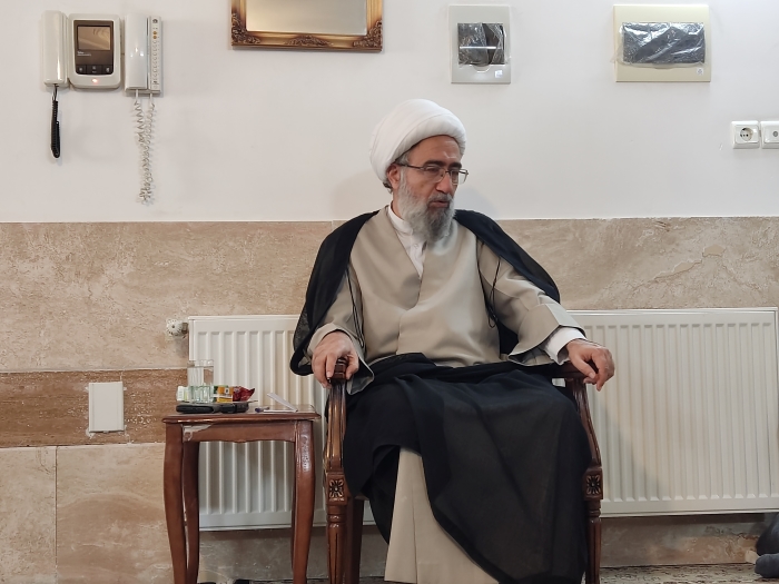 نشست جمعی از اساتید و طلاب مدرسه عالی امام حسین علیه السلام با آیت الله مروی